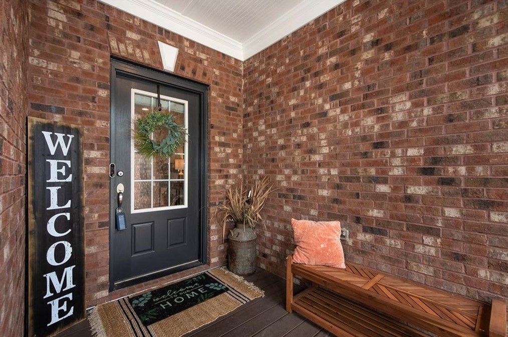 7918 Brass Lantern Dr, Flowery Branch GA  30542-7578 exterior