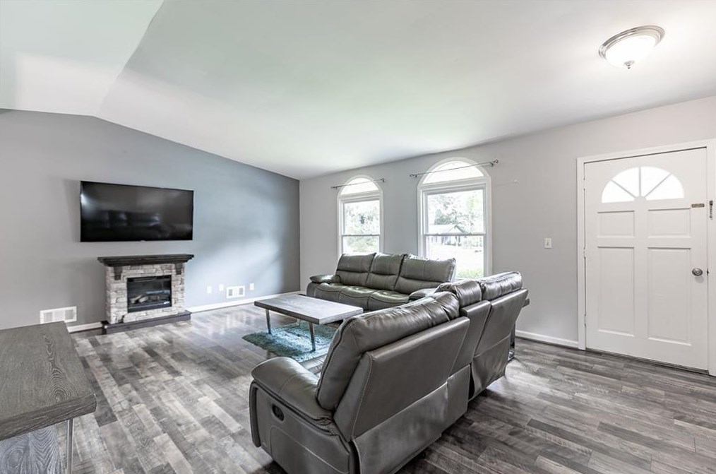 1023 Bay Berry Ln, Lawrenceville, GA 30043-4605
