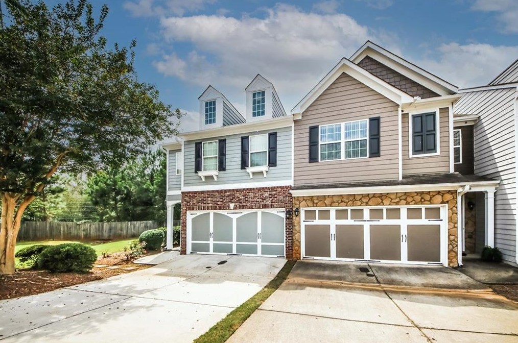 996 Pierce Ivy Ct, Lawrenceville, GA 30043-1318