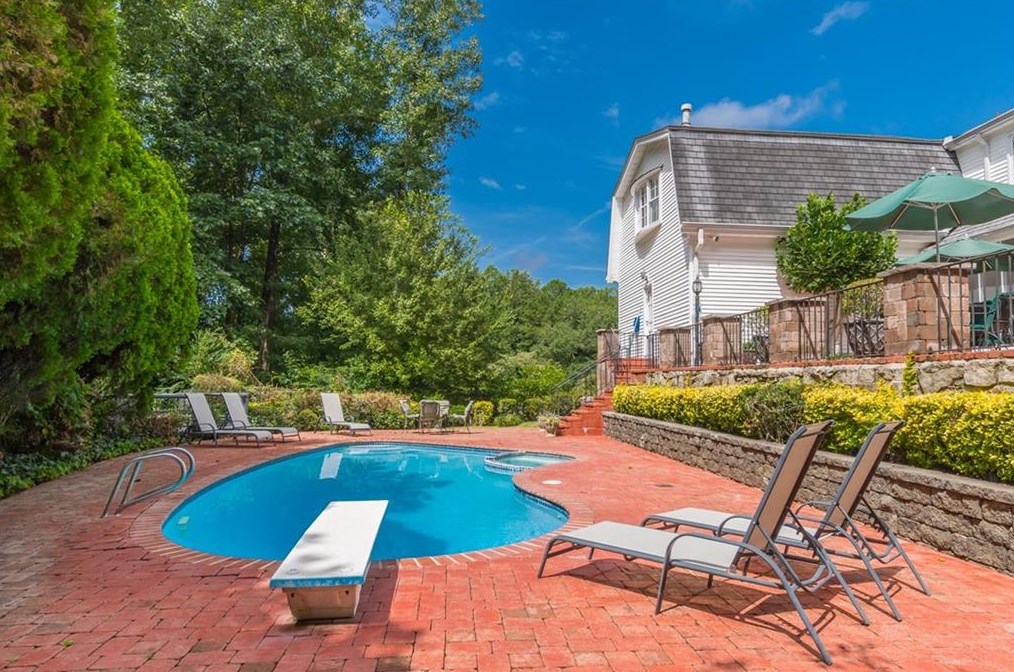 4610 Orkney Ln, Atlanta GA  30331-7440 exterior