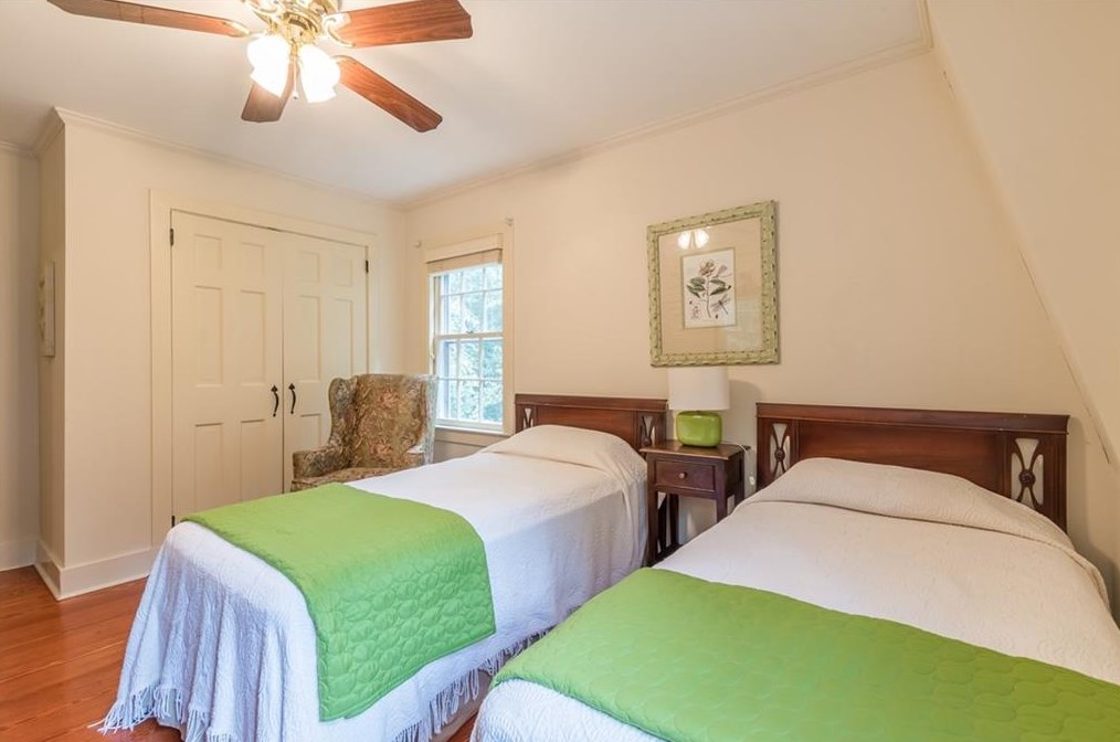 4610 Orkney Ln, Atlanta GA  30331-7440 exterior