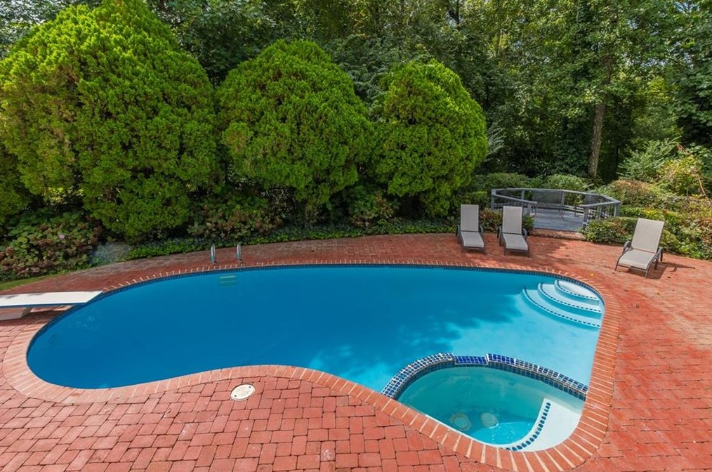 4610 Orkney Ln, Atlanta GA  30331-7440 exterior