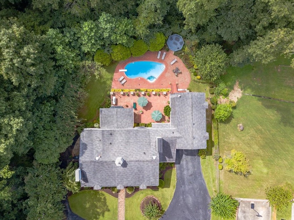 4610 Orkney Ln, Atlanta GA  30331-7440 exterior