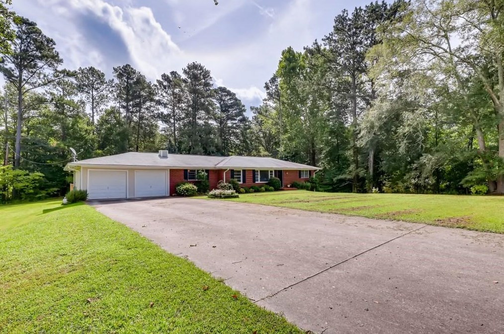 434 Prickett Ln, Douglasville, GA 30134-4677