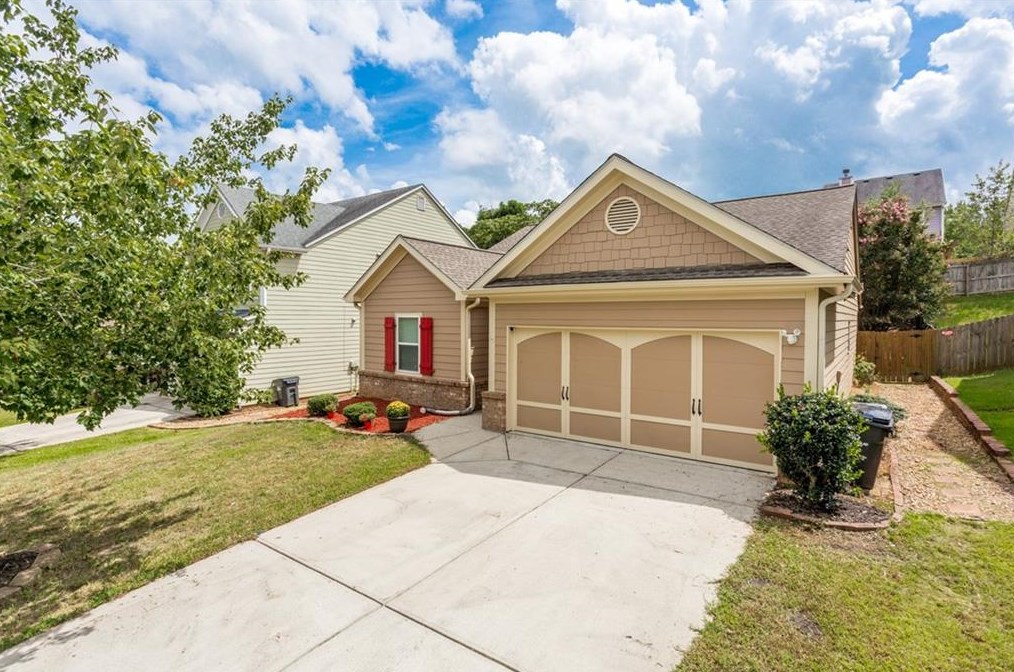 1821 Lily Valley Dr, Lawrenceville, GA 30045-7936