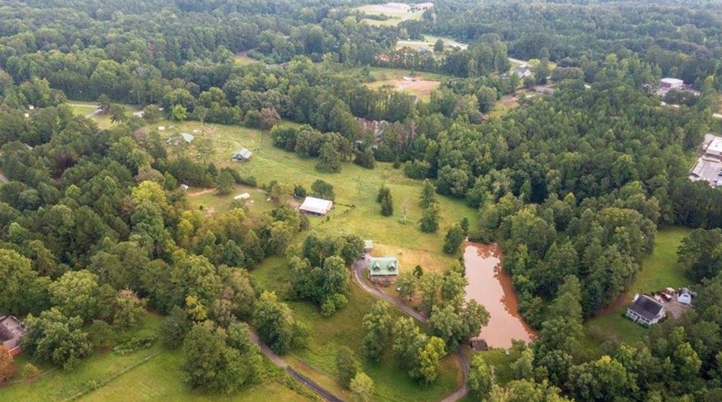225 Winding Creek Path, Dallas, GA 30132-0322