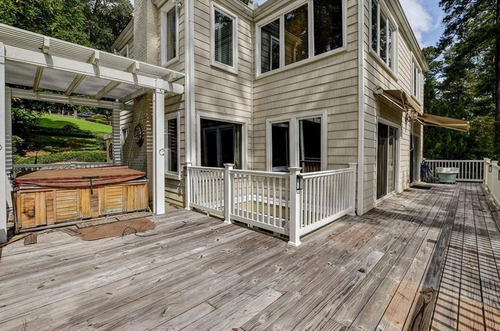 1530 Niskey Lake Trl, Atlanta GA  30331-6318 exterior