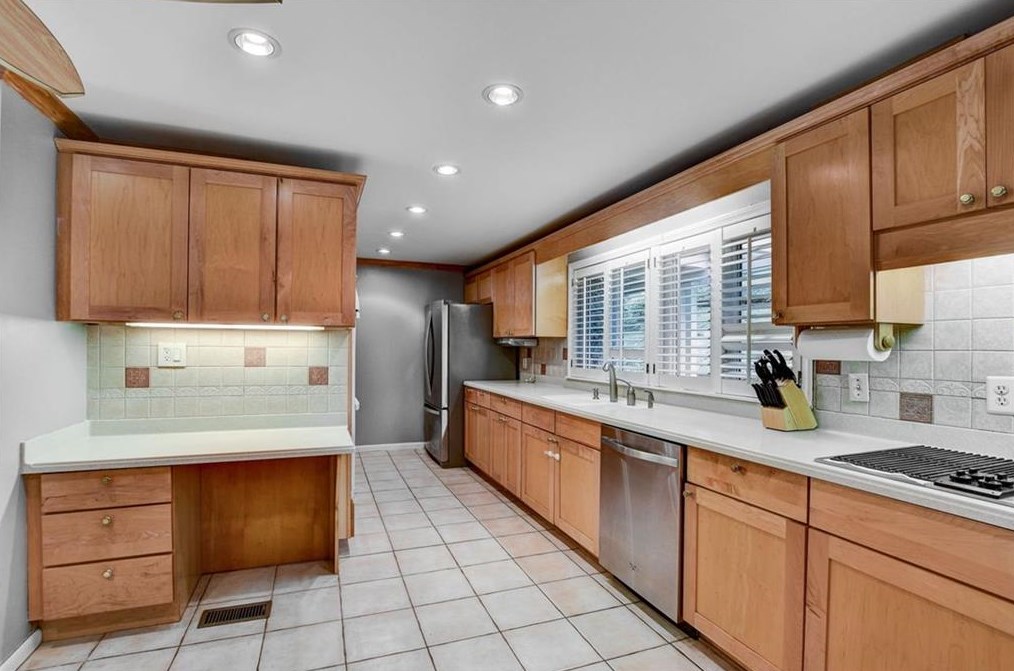 1530 Niskey Lake Trl, Atlanta GA  30331-6318 exterior
