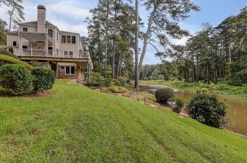 1530 Niskey Lake Trl, Atlanta GA  30331-6318 exterior