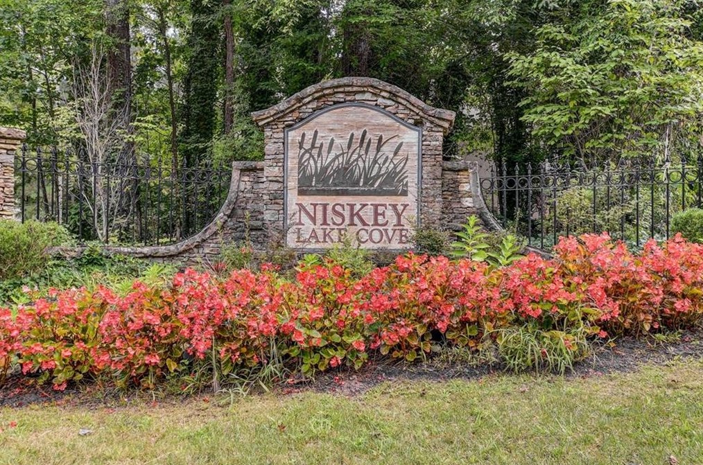 1530 Niskey Lake Trl, Atlanta GA  30331-6318 exterior