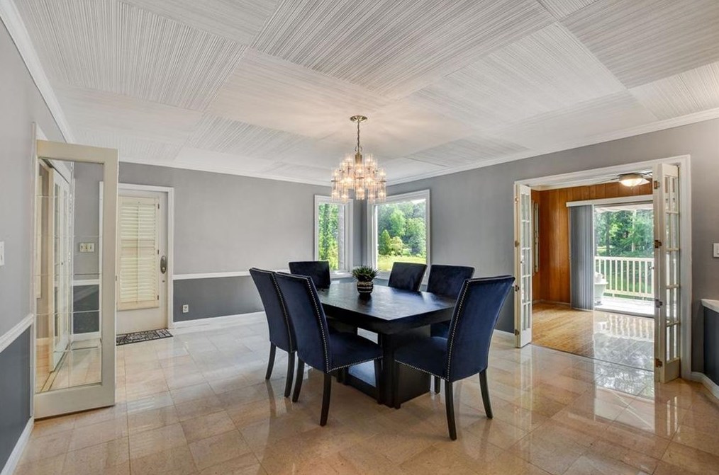 1530 Niskey Lake Trl, Atlanta GA  30331-6318 exterior