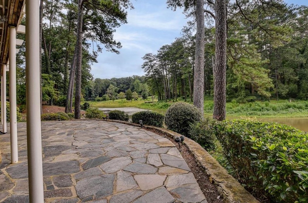1530 Niskey Lake Trl, Atlanta GA  30331-6318 exterior