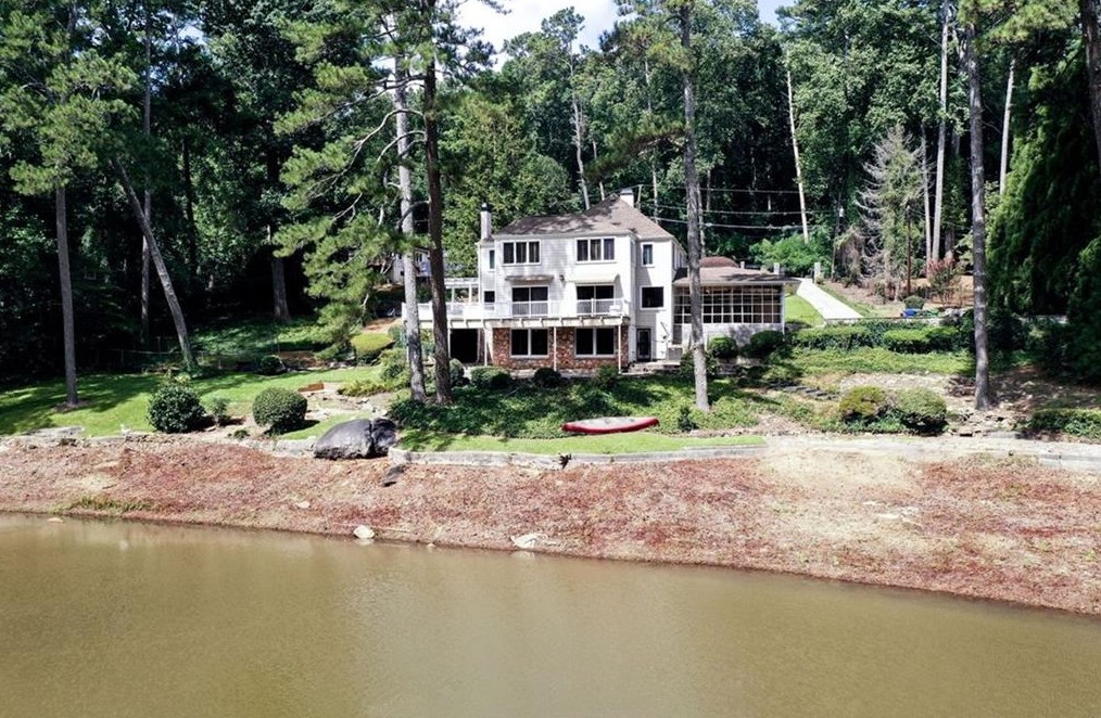 1530 Niskey Lake Trl, Atlanta GA  30331-6318 exterior