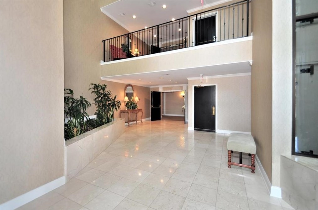 27209 Plantation Dr, Atlanta GA  30324-2973 exterior