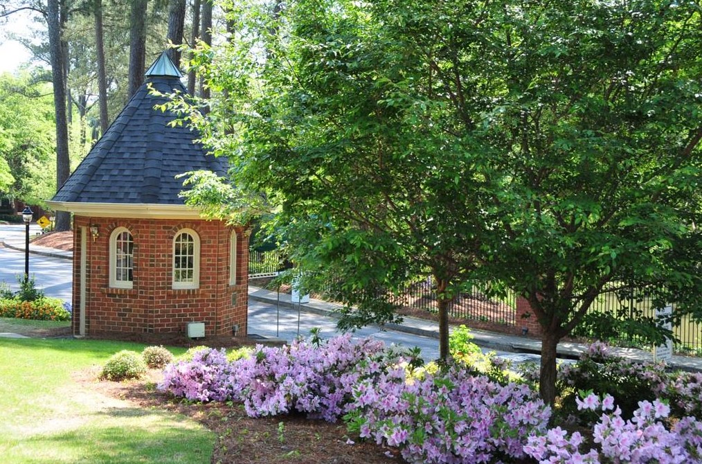 27209 Plantation Dr Ne, Atlanta, GA 30324