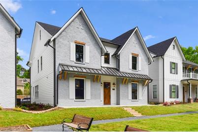 1880 Commons Circle - Photo 1