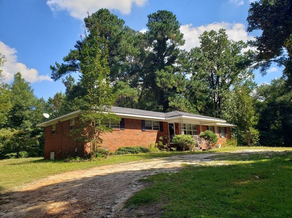 688 Prickett Ln, Douglasville, GA 30134-4680