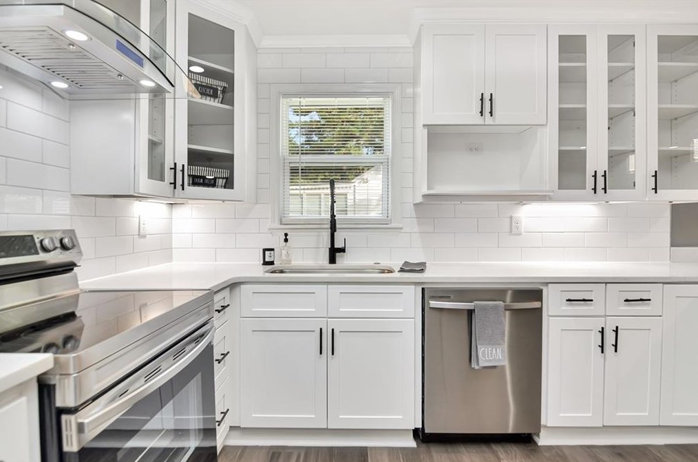 1381 Midview Dr, Decatur GA  30032-2922 exterior