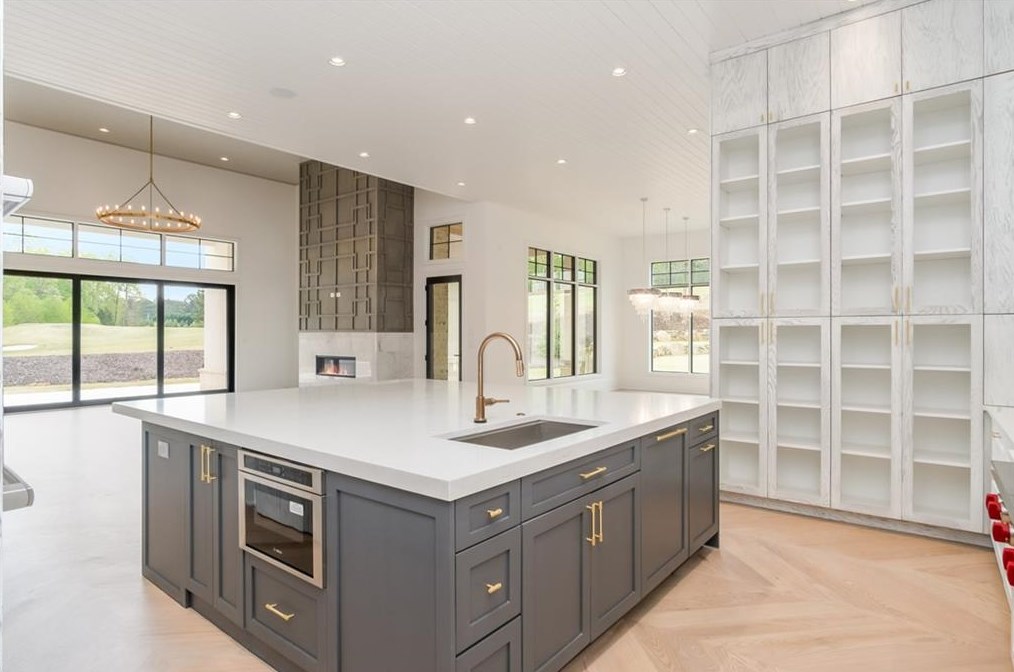 16047 Manor Club Dr, Alpharetta, GA 30004-8845