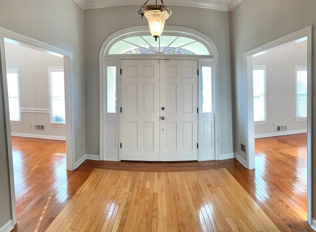 9445 Knollcrest Blvd, Alpharetta GA 30022-5112 exterior