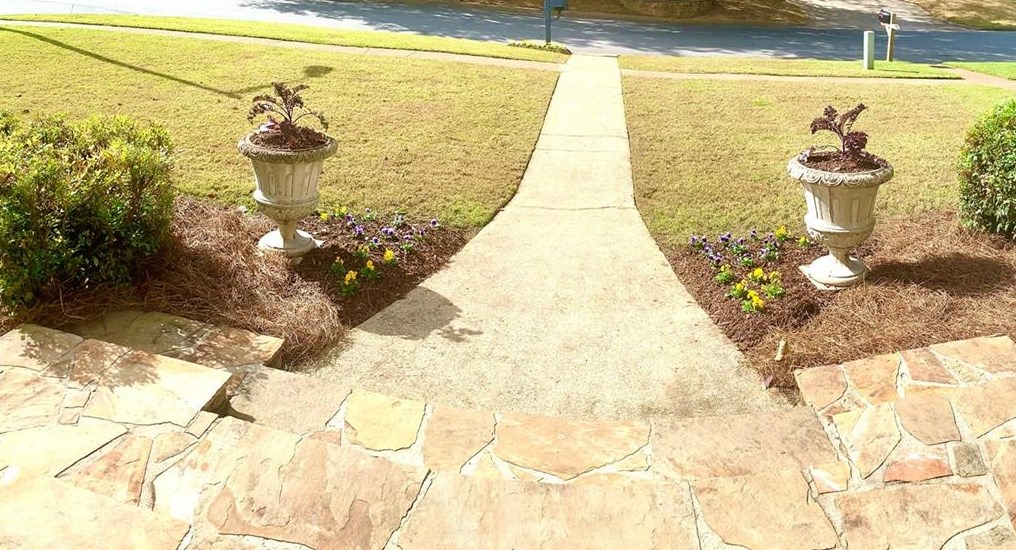 9445 Knollcrest Blvd, Alpharetta GA 30022-5112 exterior