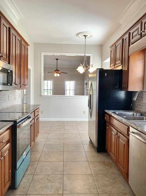 9445 Knollcrest Blvd, Alpharetta GA 30022-5112 exterior