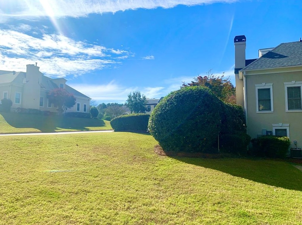 9445 Knollcrest Blvd, Alpharetta GA 30022-5112 exterior