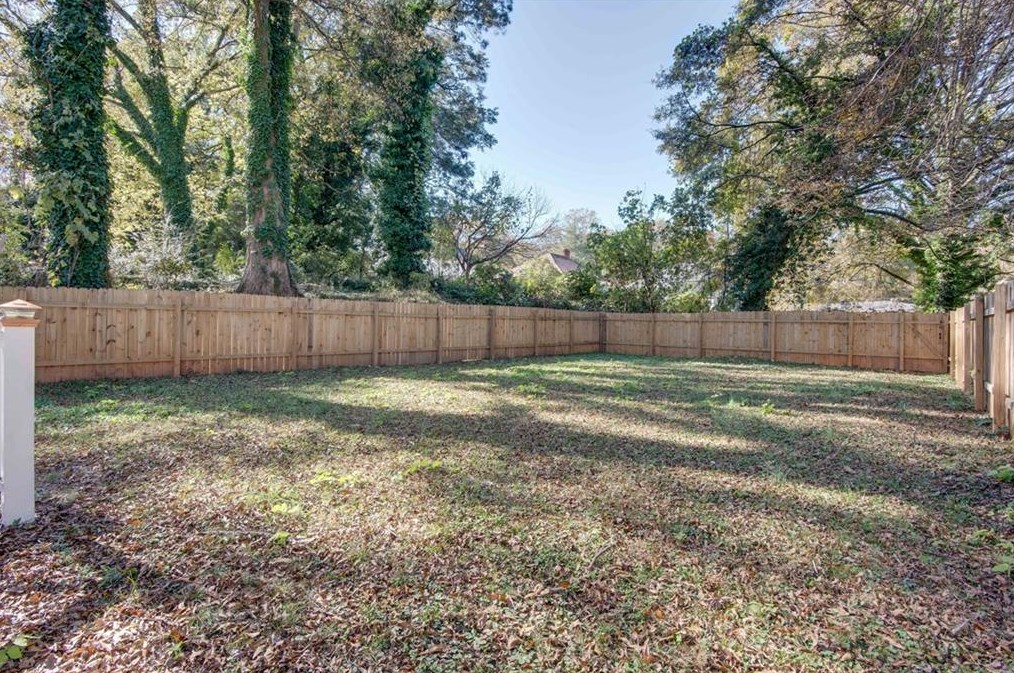 1121 Oakland Dr, Atlanta GA  30310-3839 exterior