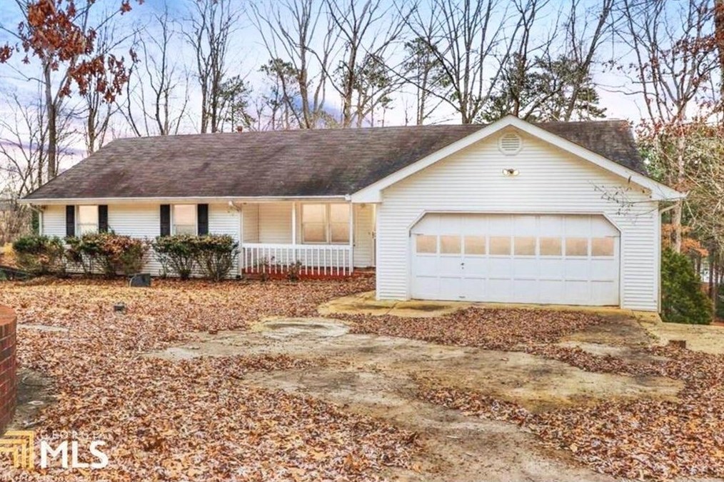 9075 Hayes Dr, Gainesville, GA 30506