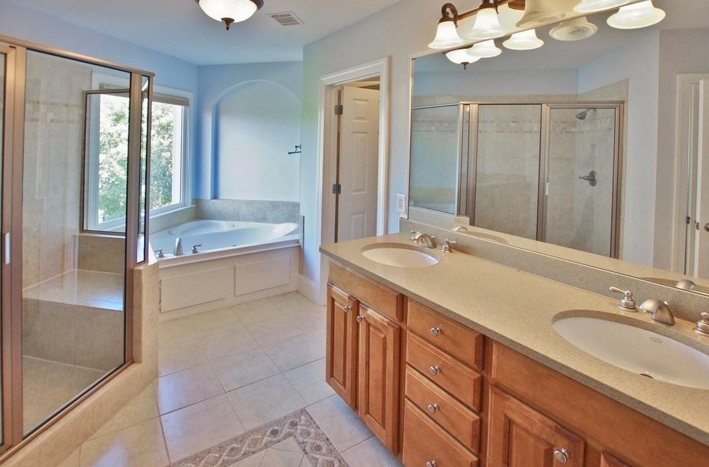 4402 Wilkerson Manor Dr, Smyrna GA 30080-6451 exterior