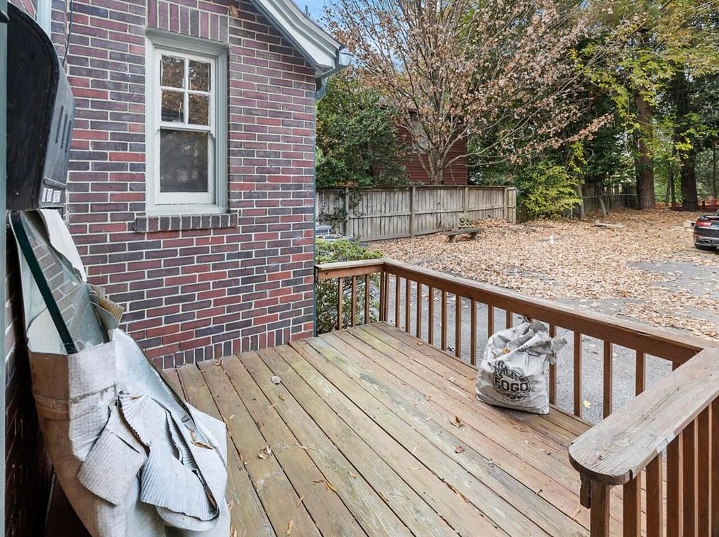 1868 Wycliff Rd, Atlanta GA  30309-1810 exterior