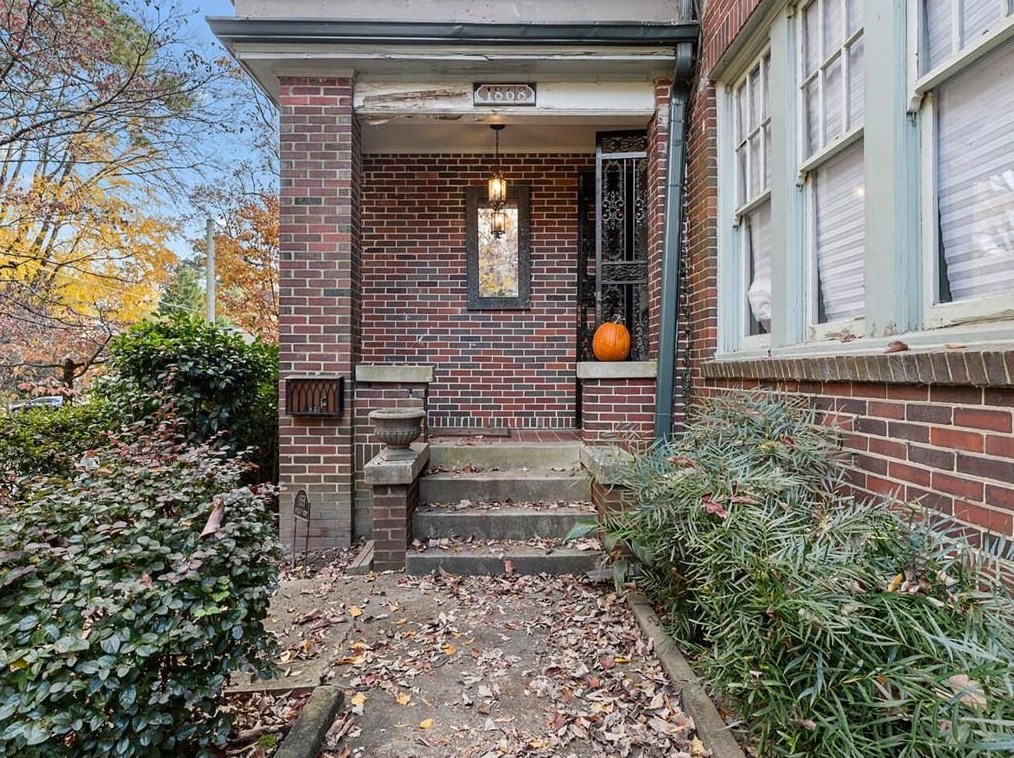 1868 Wycliff Rd, Atlanta GA  30309-1810 exterior