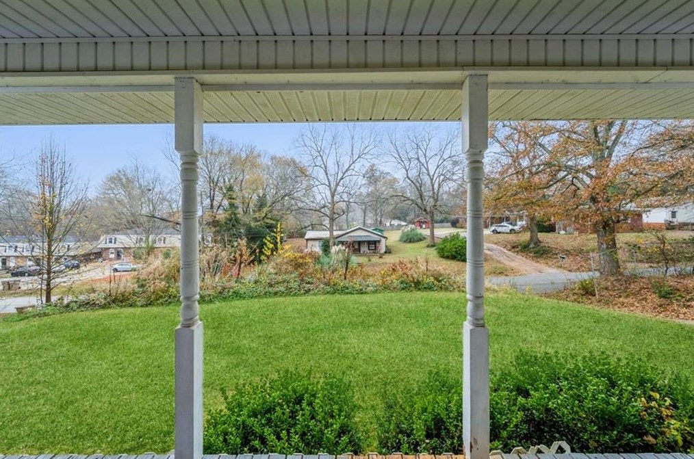 5216 Chattahoochee St, Flowery Branch, GA 30542-3267
