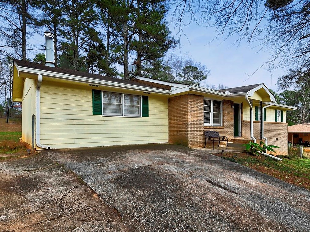 5062 Central Church Rd, Douglasville, GA 30135-4112