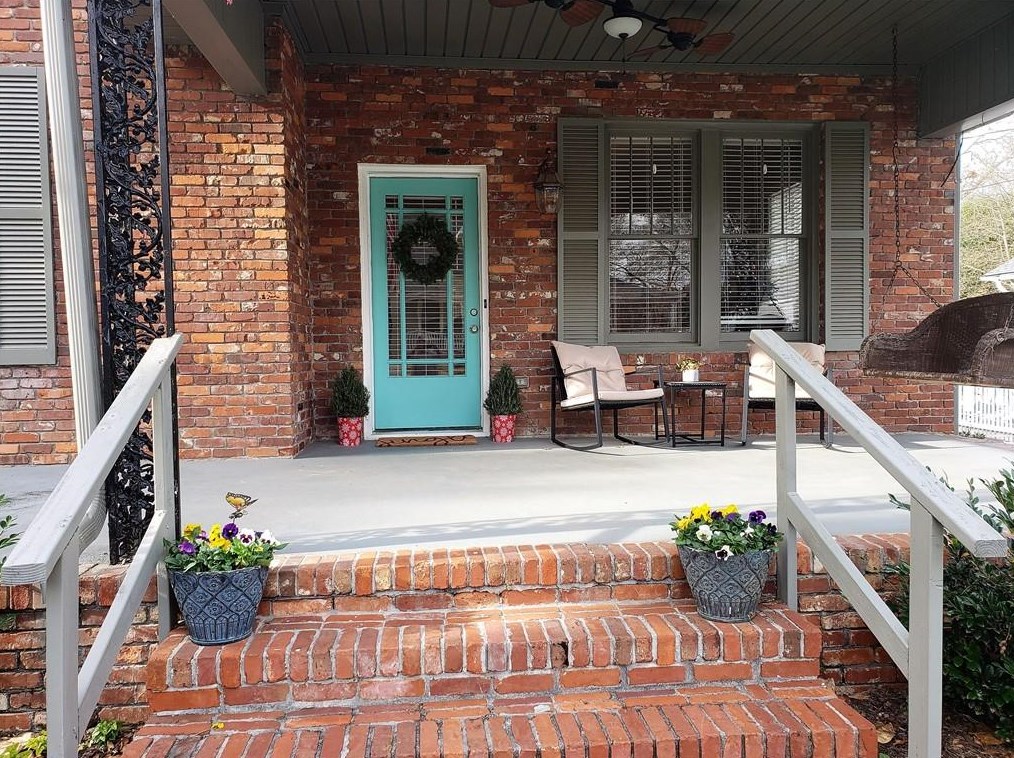 98 Center St, Winder, GA 30680-2514