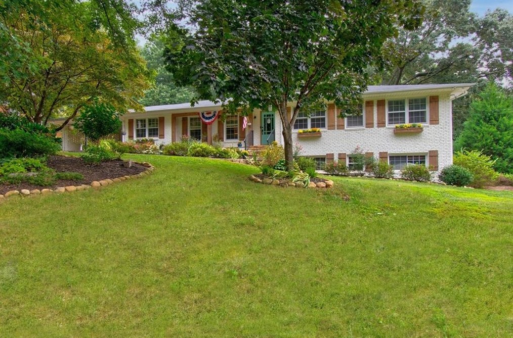 496 Longview Dr, Norcross, GA 30071