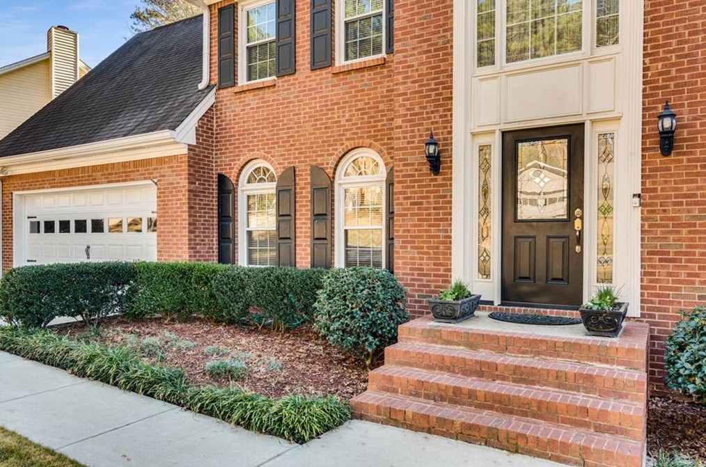 2020 Huntcliff Dr, Lawrenceville, GA 30043-6357