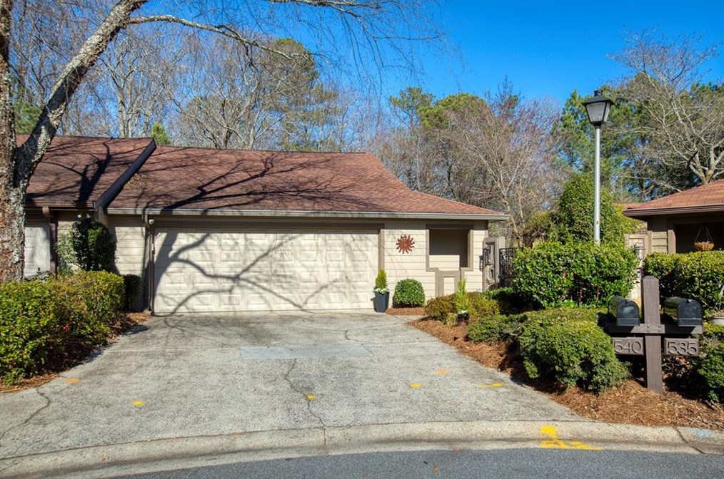 540 Putters Ct, Alpharetta, GA 30022-5367