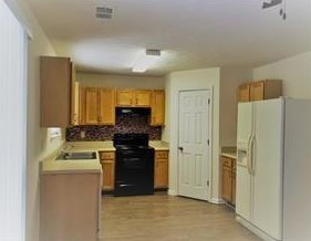 137 Spg Walk Way, Lawrenceville GA exterior