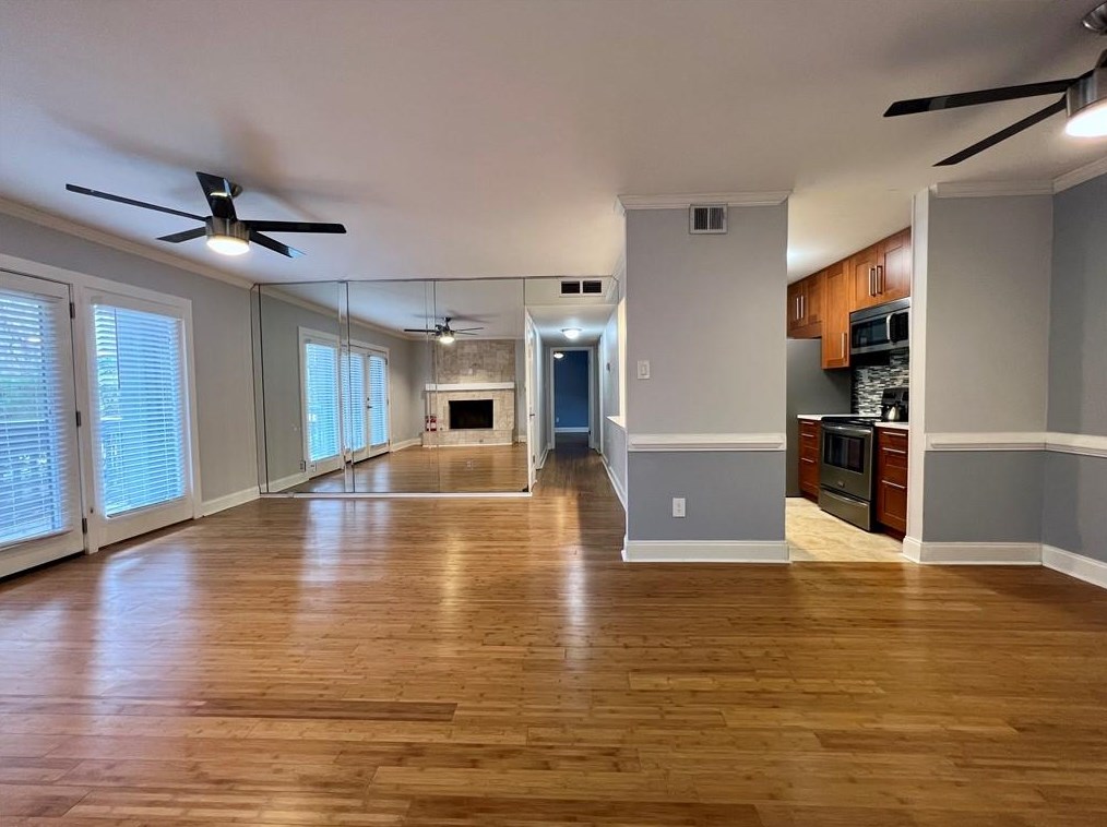 905 Tuxworth Cir, Decatur, GA 30033-5625