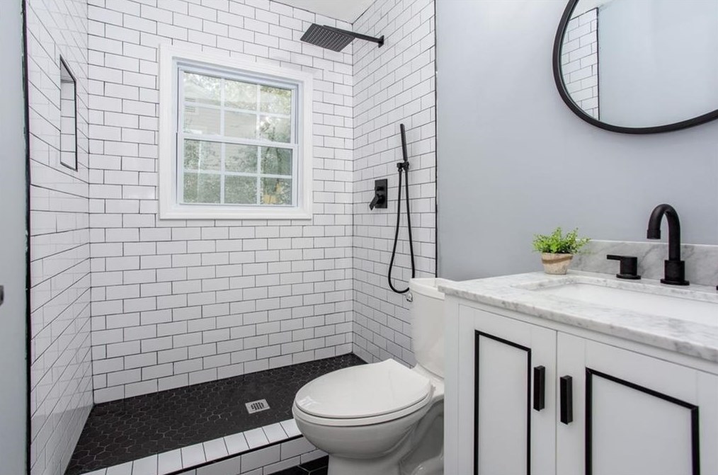 3433 Glen Rd, Decatur GA  30032-2507 exterior