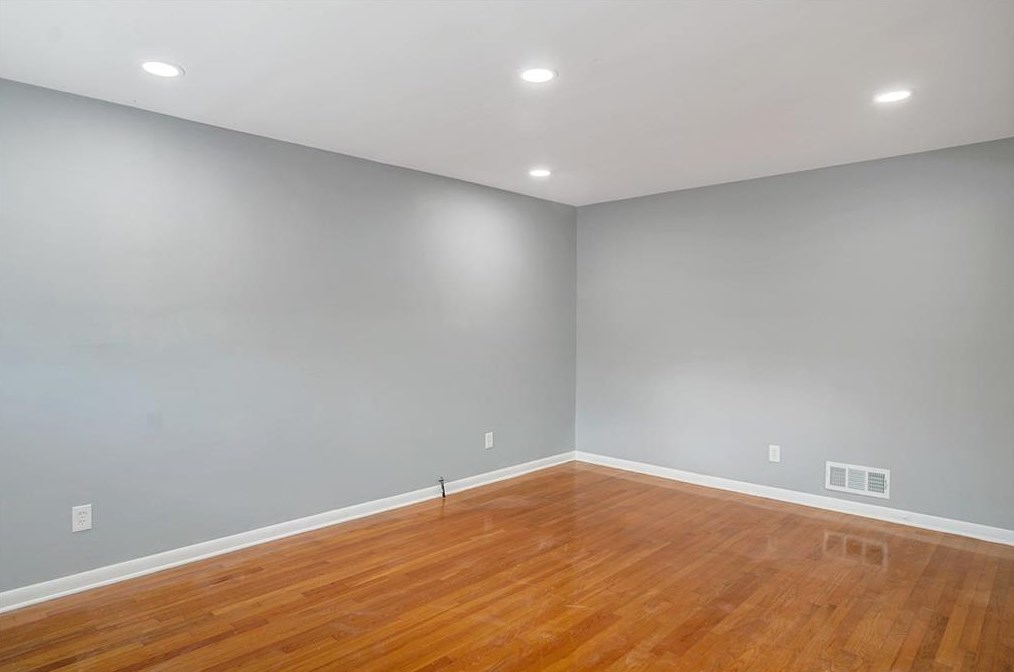 985 Winburn Dr, Atlanta GA  30344-2852 exterior