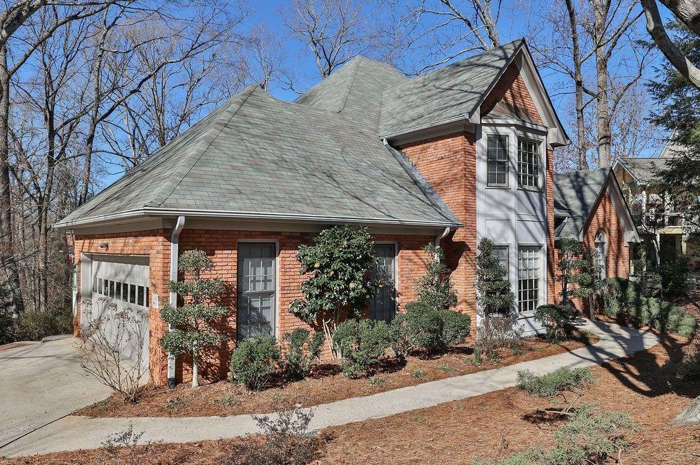 8560 Haven Wood Trl, Roswell, GA 30076-3655