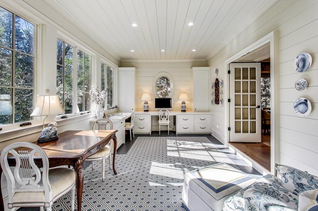 1302 Wesley Pl, Atlanta GA  30327-1712 exterior