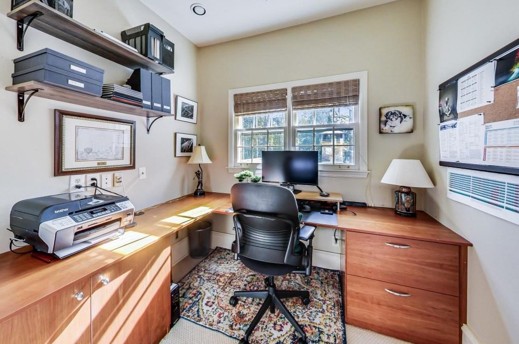 1302 Wesley Pl, Atlanta GA  30327-1712 exterior