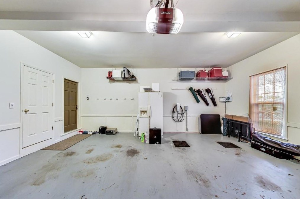 1302 Wesley Pl, Atlanta GA  30327-1712 exterior