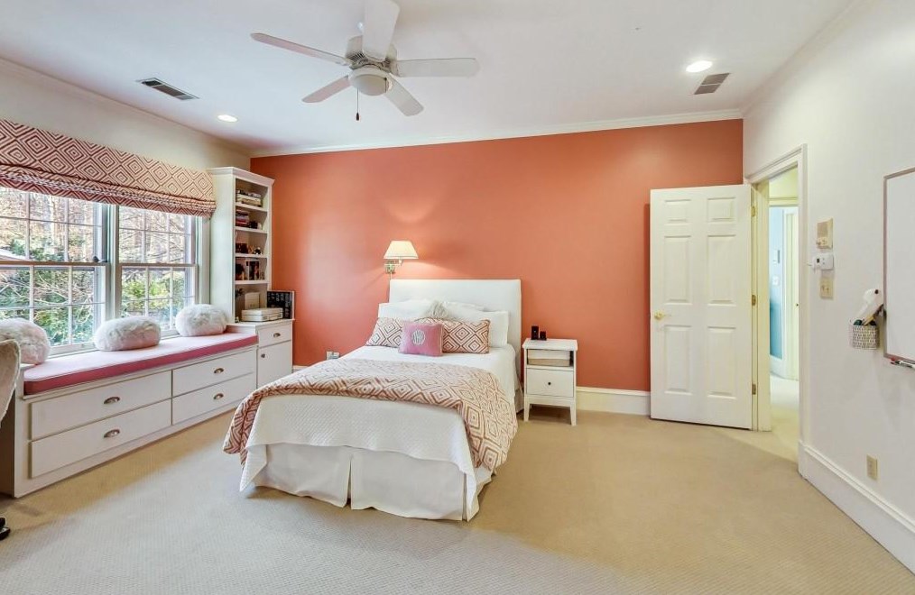1302 Wesley Pl, Atlanta GA  30327-1712 exterior
