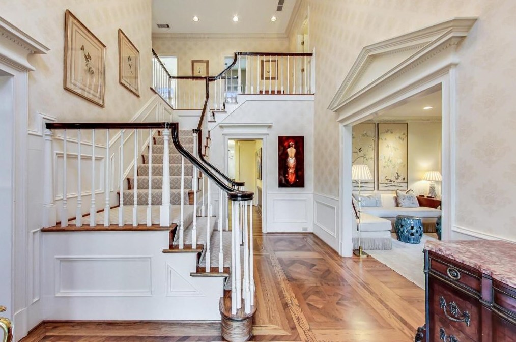1302 Wesley Pl, Atlanta GA  30327-1712 exterior