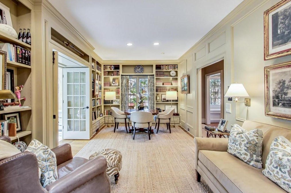 1302 Wesley Pl, Atlanta GA  30327-1712 exterior