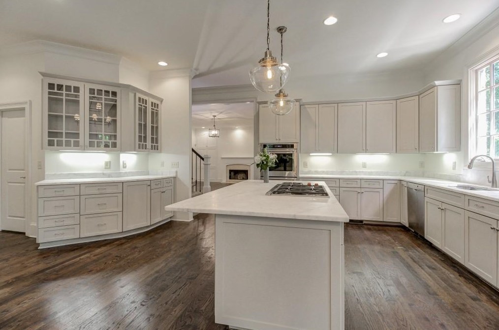 688 Mountain Dr, Atlanta GA 30342-3900 exterior